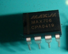 MAX706